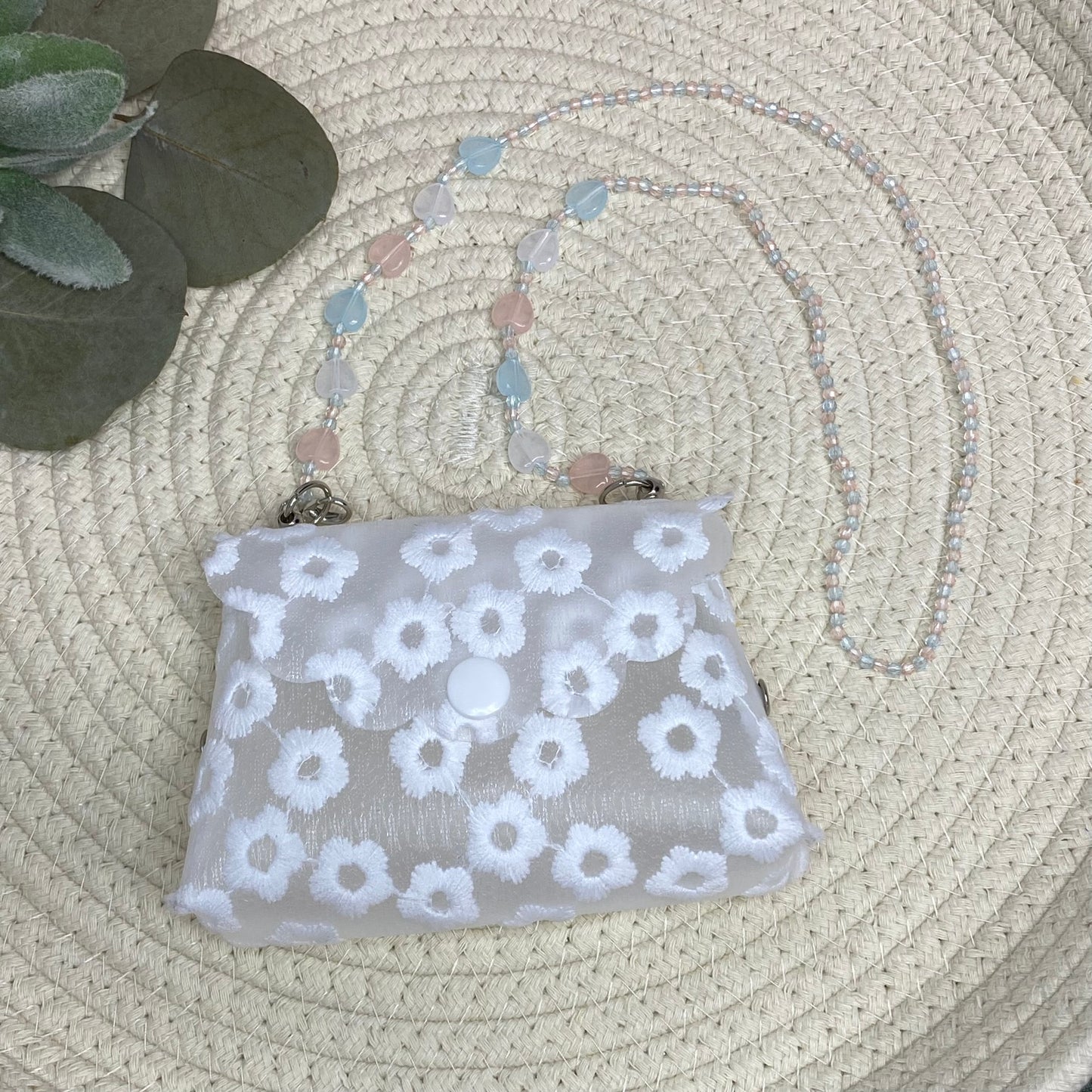 Scalloped Purse with Flowers