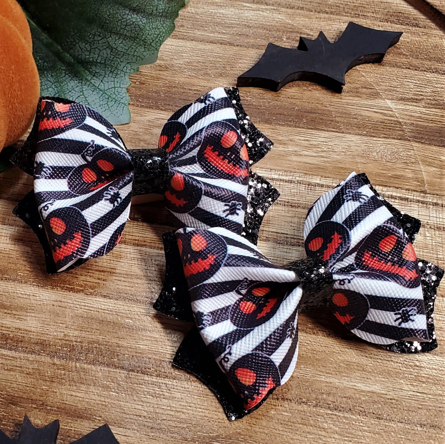 Striped pumpkin pigtail set