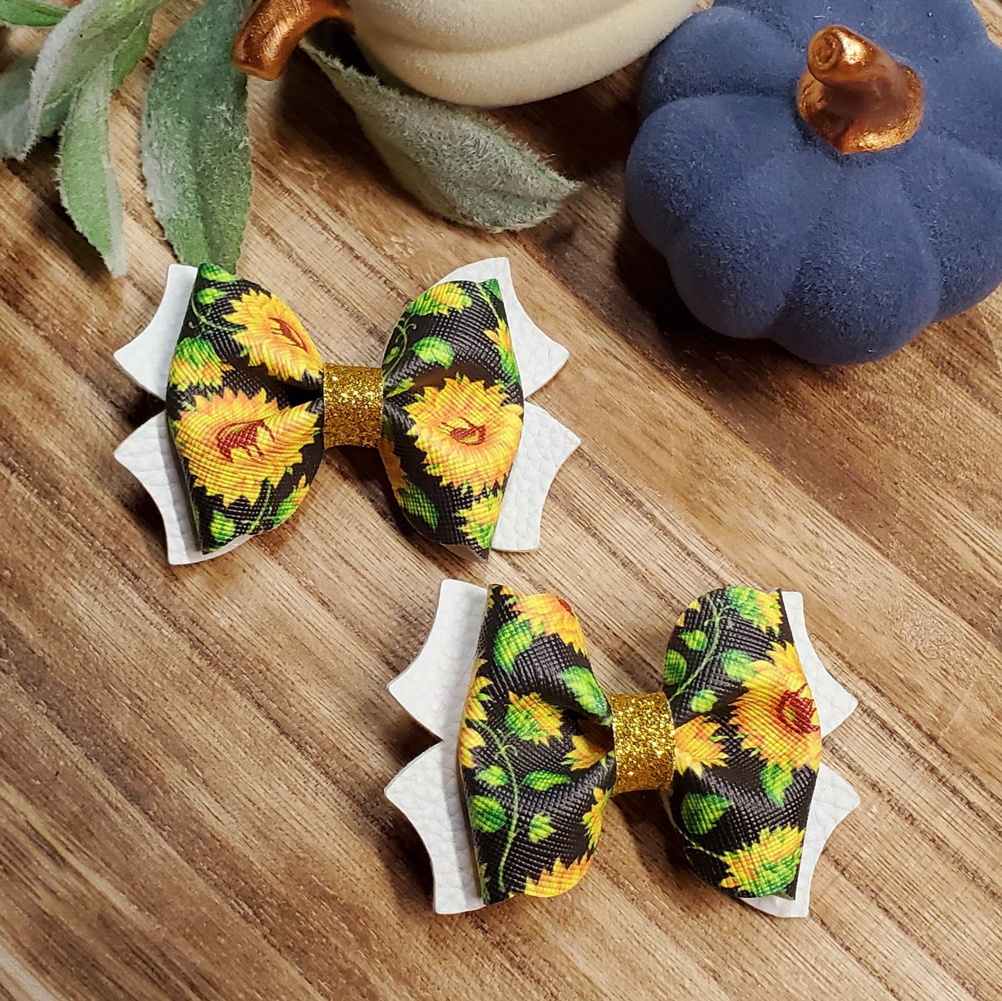 White tail sunflower pigtail set